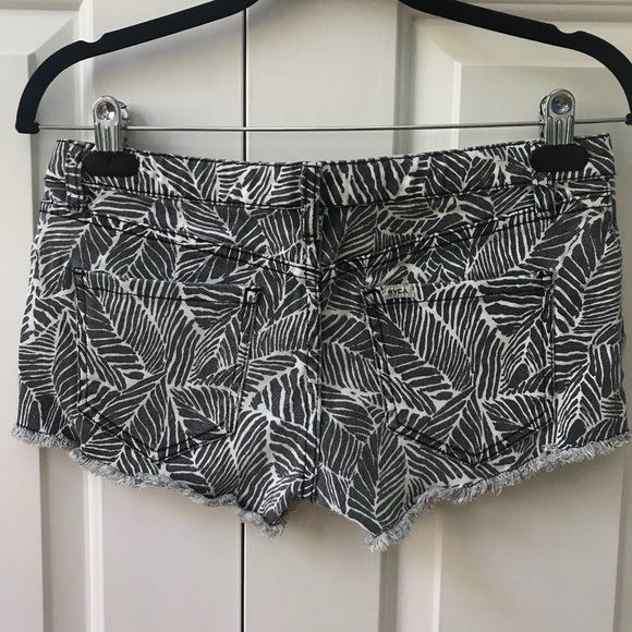 RVCA black and white floral print short - Picture 2 of 4